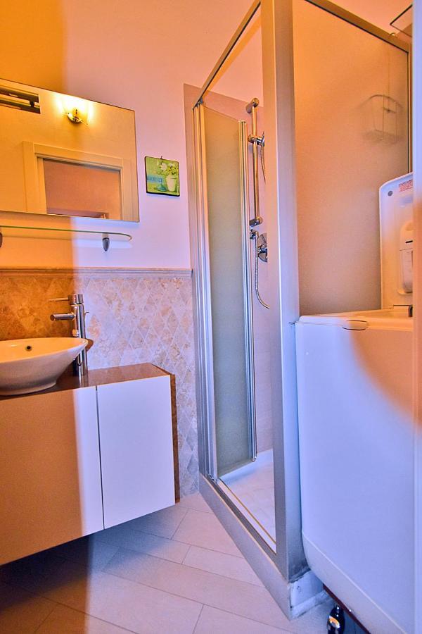 Ferienwohnung La Tana Del Poeta Lerici Exterior foto